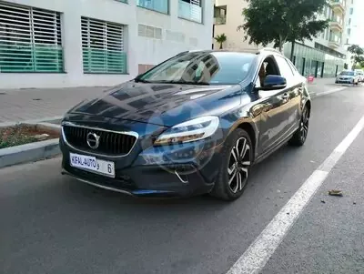 Volvo V40 cross country D2 Inscription BVA 120ch 2018 diesel occasion à Casablanca